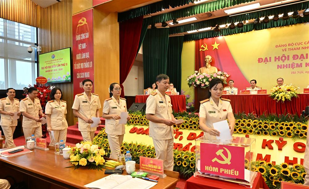 Đại hội tiến hành bỏ phiếu bầu Ban Chấp hành Đảng bộ khóa mới nhiệm kỳ 2025 – 2030.
